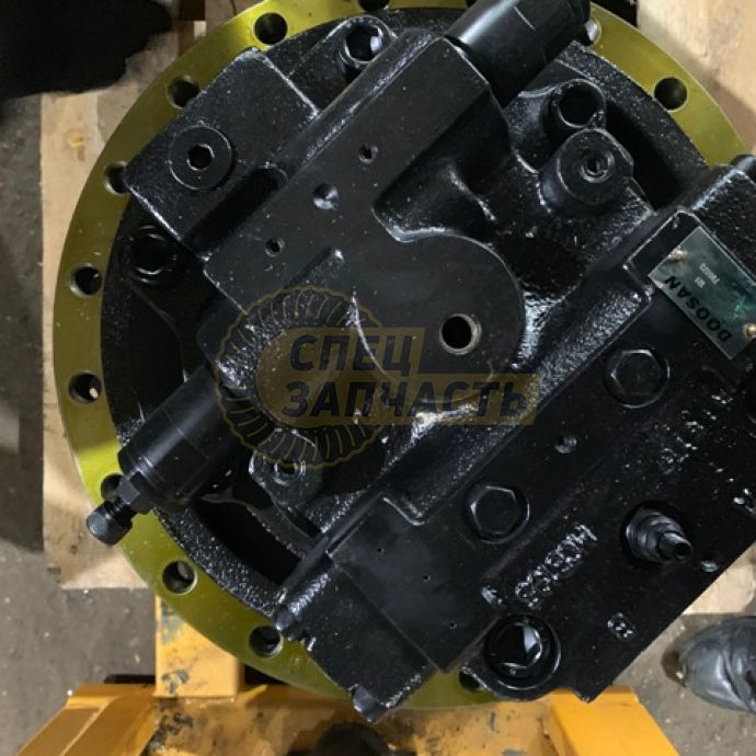Редуктор хода Hyundai R320LC-7 с мотором